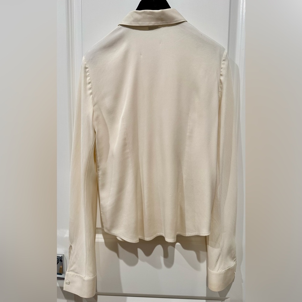 Theory Button-Up Long Sleeve Fitted Silk Shirt In Beige Size Small cream color - Picture 2 of 8
